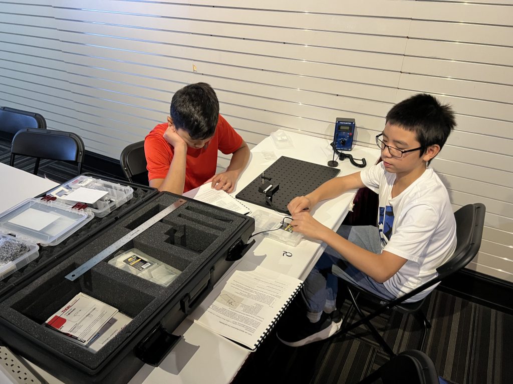 Participant in Photonics Workshop at Experience STEAM 2022