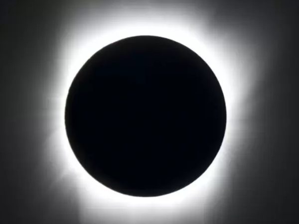 Totality: the view of the sun when a total solar eclipse has arrived. Credit: NOAA