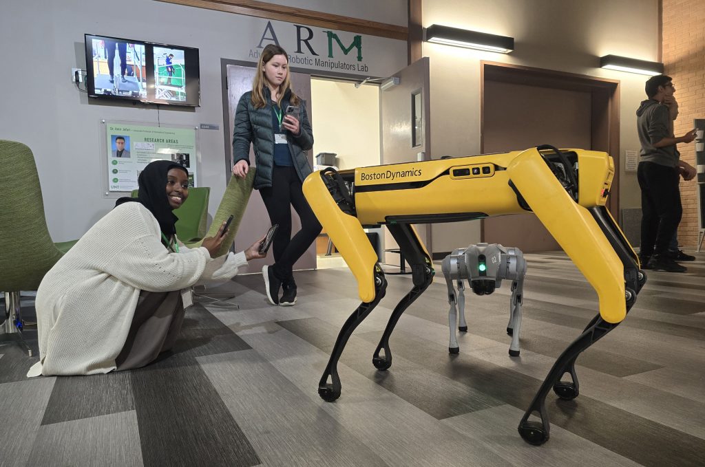 Student visit to the Advanced Robotic Manipulators Lab