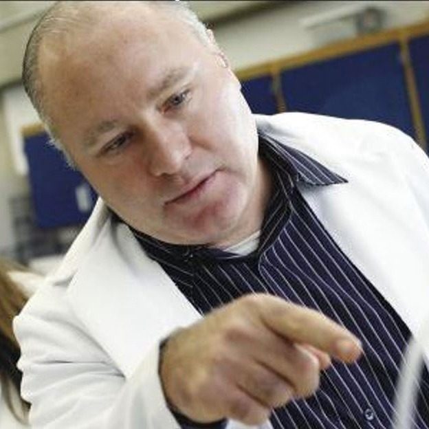 James Hewlett_Faculty Mentor Photo_2-25-22