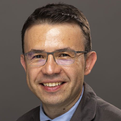 Ozgur-Cakmak_Faculty-Mentor_Photo_12-25-22